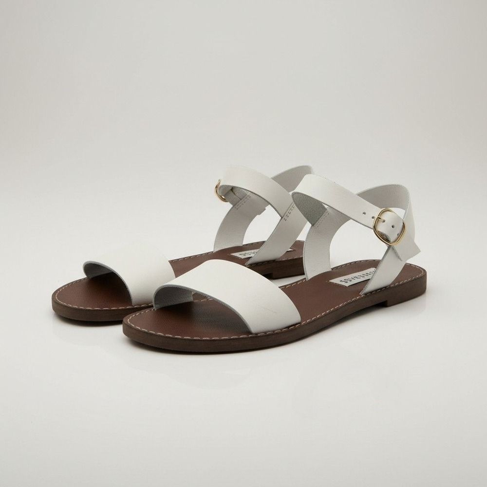 Steve Madden Donddi White‎ Leather Flat Sandals - Women's Size 6.5 - Brand New